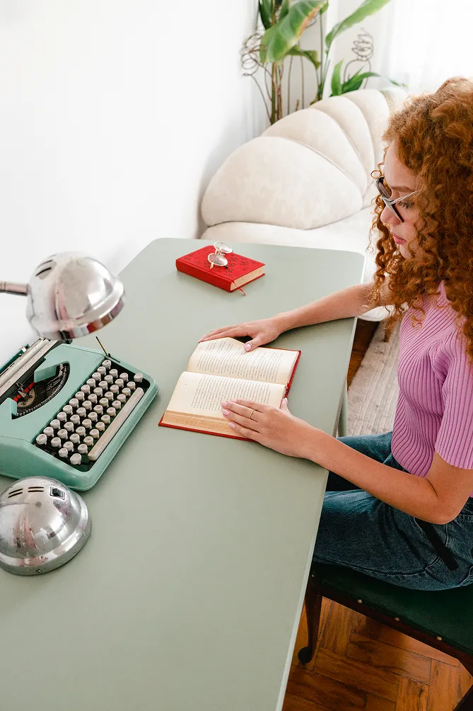 Professional Ghostwriting Services by Pelikan Publishers